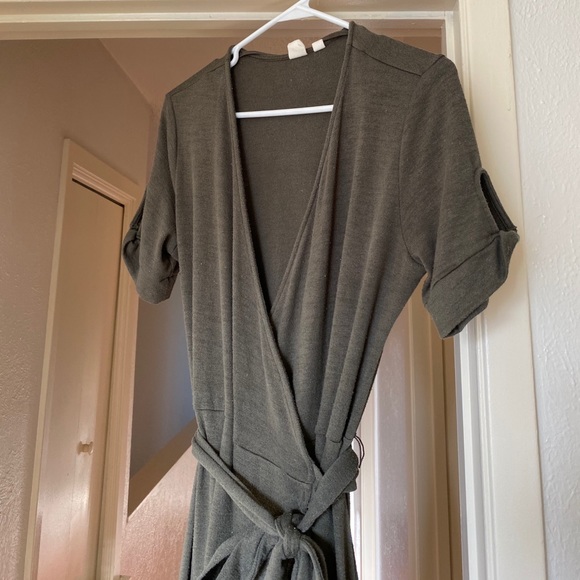 GAP - Size M Forest Green Wrap Midi Dress - Picture 5 of 7